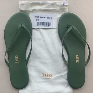 Tkees Solids no 10 khaki sandals